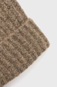 Шапка Pieces колір коричневий з товстого трикотажу (1874211)