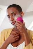 Щітка для масажу та очищення шкіри обличчя FOREO LUNA™ Mini 3 колір рожевий (3177998)