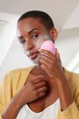 Щітка для масажу та очищення шкіри обличчя FOREO LUNA™ Mini 3 колір рожевий (3179885)