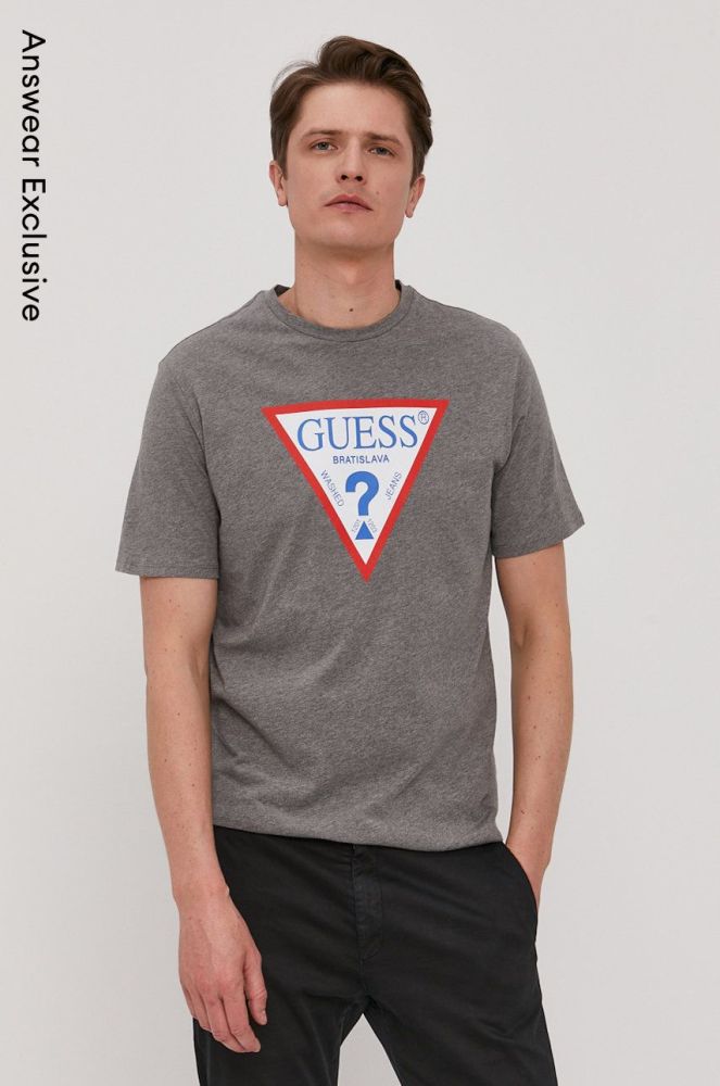 Футболка Guess чоловіча колір сірий з принтом