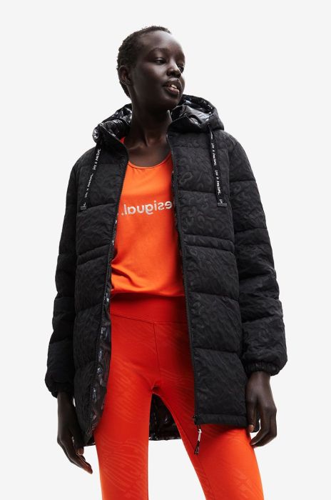 Куртка Desigual жіноча колір чорний зимова (2684627)