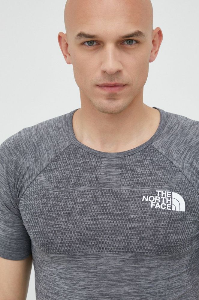 Спортивна футболка The North Face Mountain Athletics колір сірий меланж