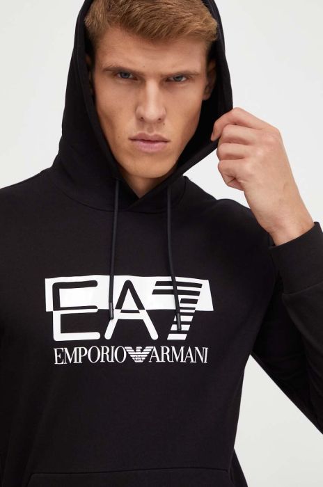 Бавовняна кофта EA7 Emporio Armani чоловіча колір чорний з капюшоном з принтом (3305836)