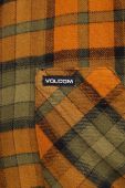 Бавовняна сорочка Volcom жіноча колір помаранчевий regular класичний комір