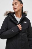 Пухова куртка The North Face жіноча колір чорний зимова (3629655)