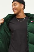 Пухова куртка Tommy Jeans чоловіча колір зелений зимова (3369635)