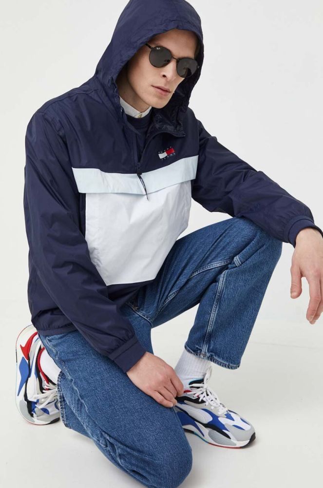 Куртка Tommy Jeans чоловіча колір синій перехідна (3284159)