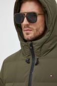 Куртка Tommy Hilfiger чоловіча колір зелений зимова (3385849)