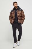 Пухова куртка The North Face чоловіча колір коричневий зимова oversize