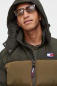 Пухова куртка Tommy Jeans чоловіча колір зелений зимова (3400950)