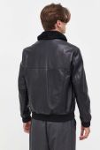 Шкіряна куртка HUGO чоловіча колір чорний перехідна (3678873)