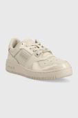 Шкіряні кросівки Tommy Jeans TJW RETRO BASKET GLOSSY колір бежевий EN0EN02206