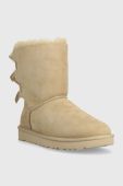 Замшеві чоботи UGG Bailey Bow II колір бежевий 1016225