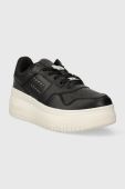 Шкіряні кросівки Tommy Jeans TJW RETRO BASKET FLATFORM CHARM колір чорний EN0EN02245