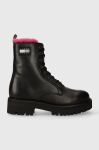 Шкіряні черевики Tommy Jeans TJW W URBAN BOOT SMOOTH LTR WL жіночі колір чорний на плоскому ходу утеплене EN0EN02402