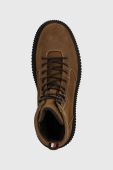Замшеві кросівки Tommy Hilfiger TH EVERYDAY CLASS W SUEDE HOOKS чоловічі колір коричневий FM0FM04762