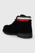 Замшеві кросівки Tommy Hilfiger CORE HILFIGER SUEDE BOOT чоловічі колір чорний FM0FM04800