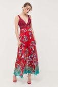 Сукня Guess колір червоний maxi розкльошена