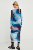 Сукня Bruuns Bazaar midi облягаюча колір блакитний