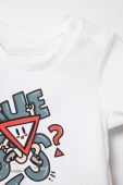 Бавовняна футболка для немовлят Guess колір білий з принтом (3497926)