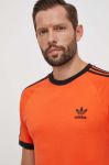 Бавовняна футболка adidas Originals чоловічий колір помаранчевий з аплікацією (3610944)