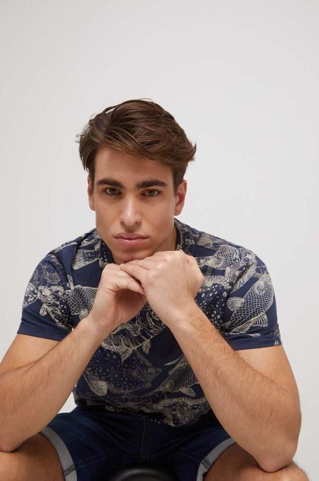 Бавовняна футболка Medicine чоловічий колір синій візерунок (3236349)