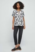 Блузка Medicine жіноча колір білий візерунок (3401897)
