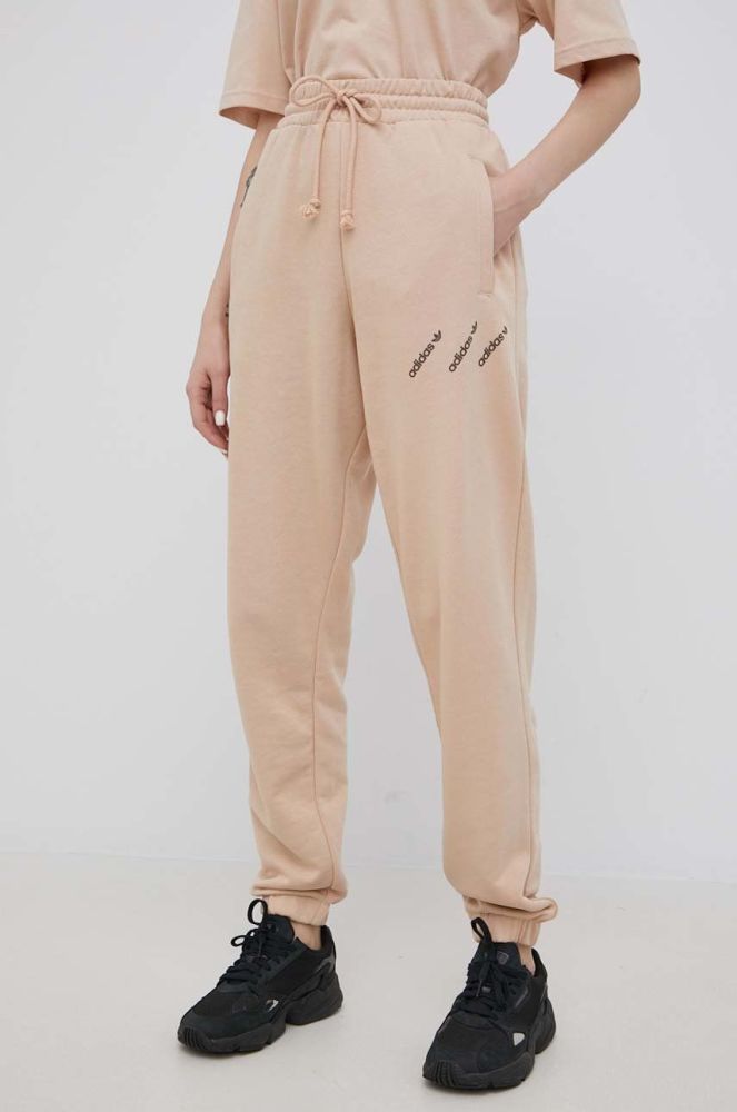 Штани adidas Originals HM4871 жіночі колір бежевий з принтом