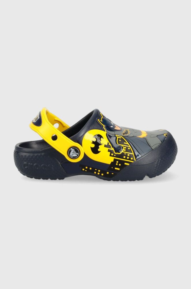 Дитячі шльопанці Crocs FL BATMAN PATCH колір синій