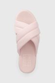 Шльопанці Tommy Jeans жіночі колір рожевий на платформі EN0EN02116