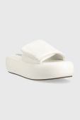 Шльопанці Steve Madden Swoosh жіночі колір білий на платформі SM11002446