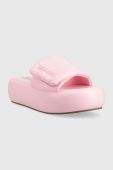 Шльопанці Steve Madden Swoosh жіночі колір рожевий на платформі SM11002446