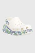 Шльопанці Crocs Classic Crush Butterfly Clog жіночі колір білий на платформі 208258 208258.94S-94S