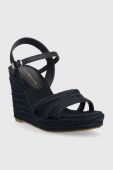 Сандалі Tommy Hilfiger ESSENTIAL BASIC WEDGE SANDAL жіночі колір синій на танкетці FW0FW07220
