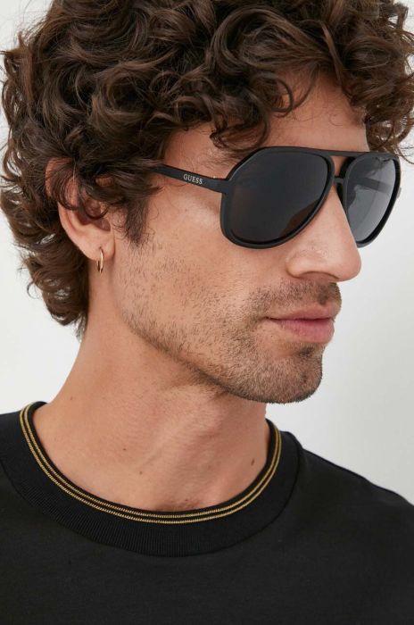 Сонцезахисні окуляри Guess чоловічі колір чорний (3439950)