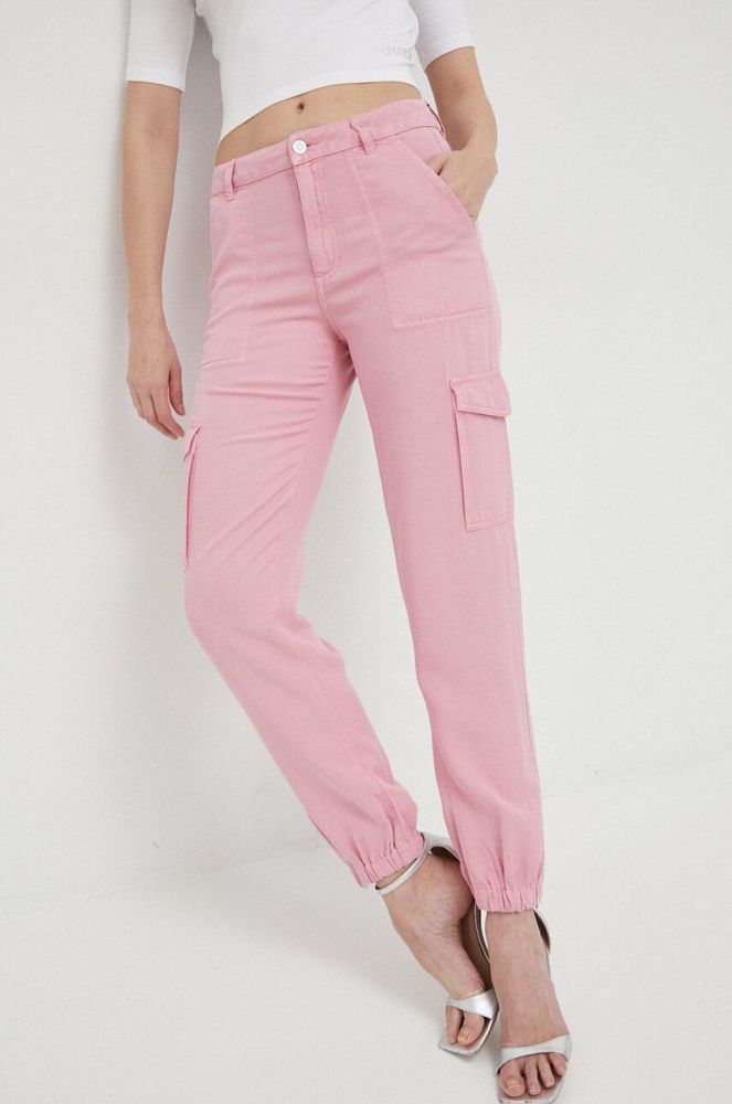 Штани Guess жіночі колір рожевий фасон chinos висока посадка