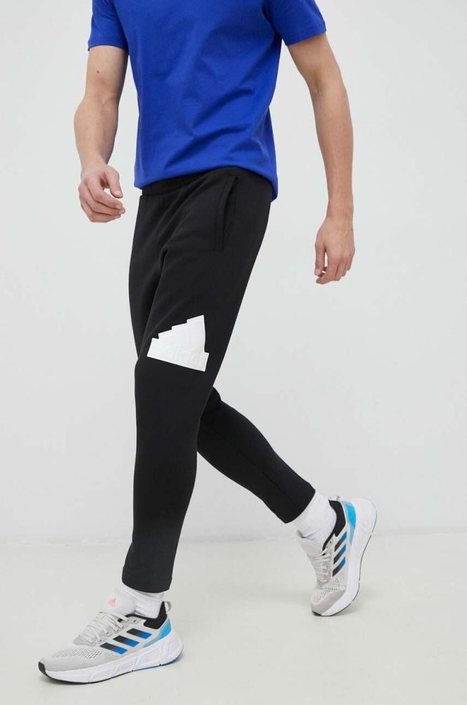 Спортивні штани adidas колір чорний з аплікацією (3028705)