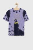 Дитяча бавовняна футболка Guess колір фіолетовий візерунок (2933918)