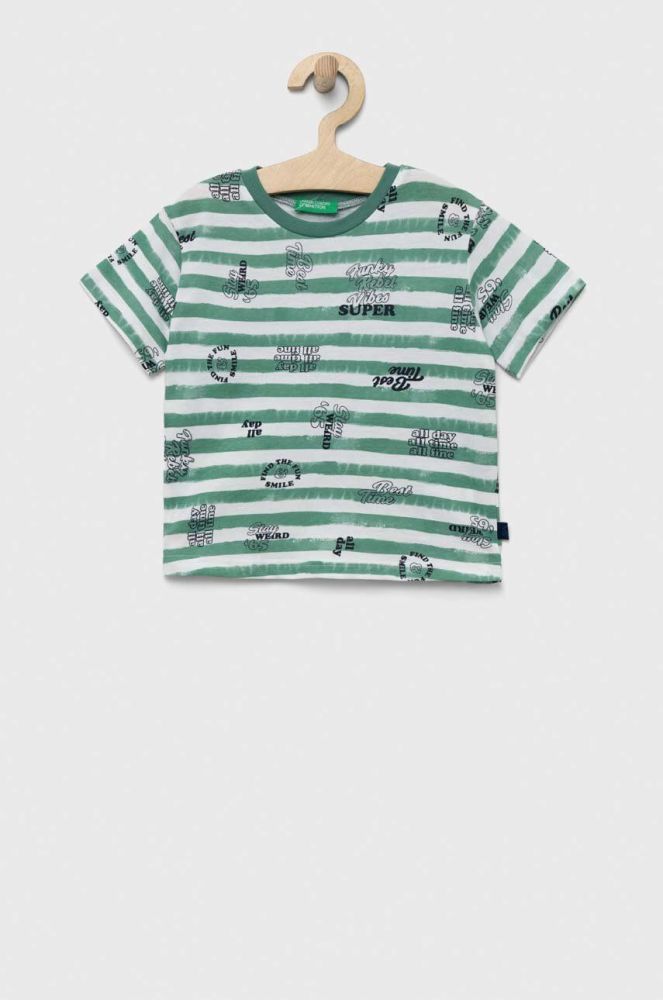 Дитяча бавовняна футболка United Colors of Benetton колір зелений візерунок (3225184)