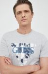 Футболка Guess чоловічий колір сірий з принтом (2887837)