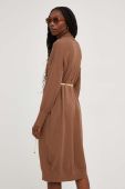 Сукня Answear Lab колір коричневий midi oversize (3483436)