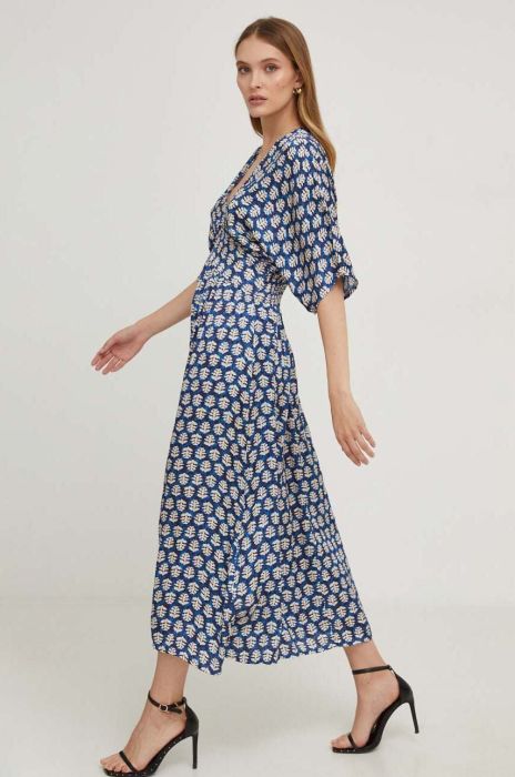 Сукня з шовком Answear Lab колір синій maxi розкльошена